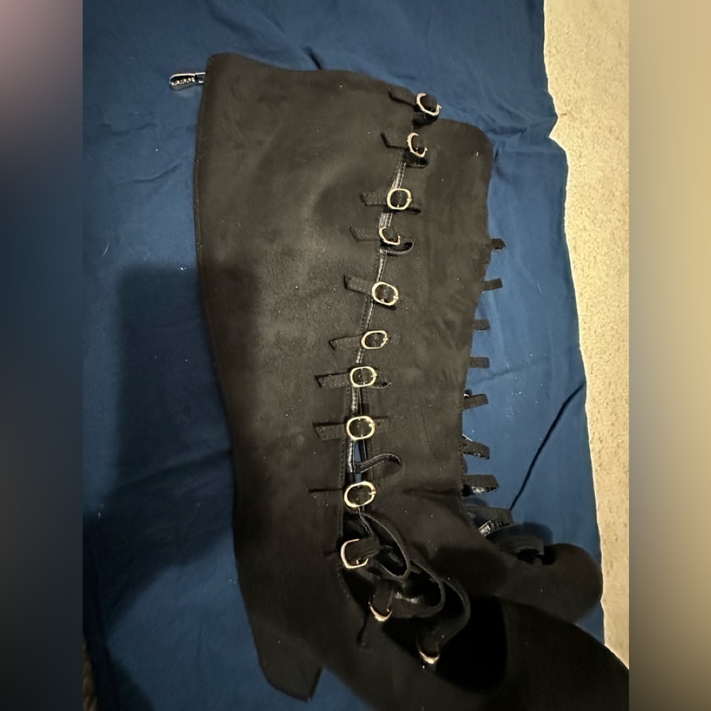 6.5 Boots w Heels nwot